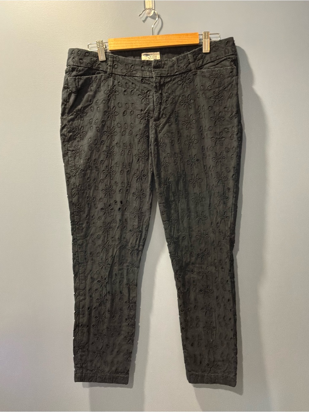 OLD NAVY Black eyelet pants- Dark Gray